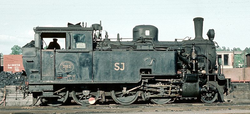 NÖJ 16 som SJ N6p 3163 i Finspång 1958. Foto av K-G Kindgren/ SRJmf arkiv